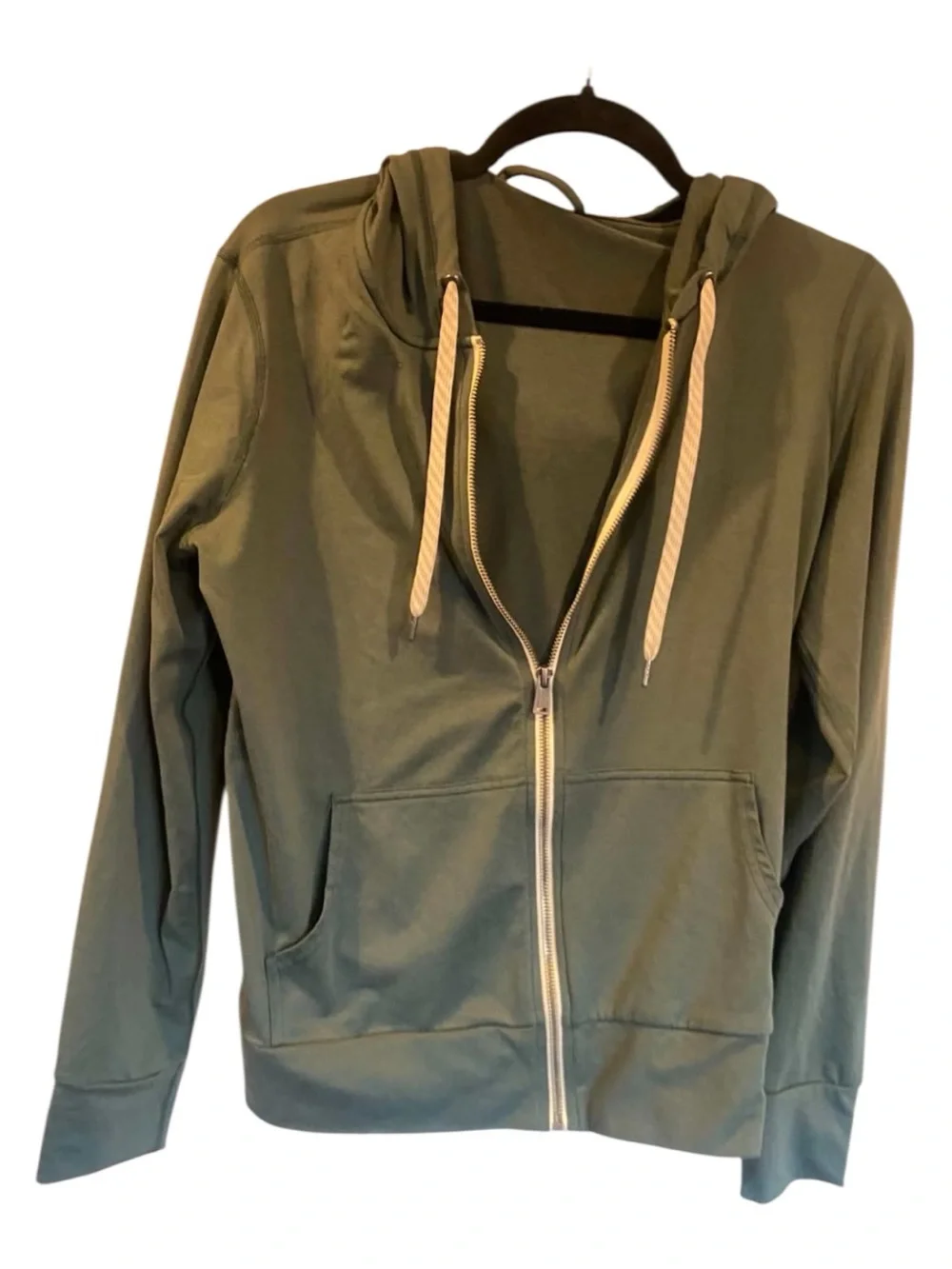 NWOT Vuori Halo Performance Hoodie Size Small GREEN
